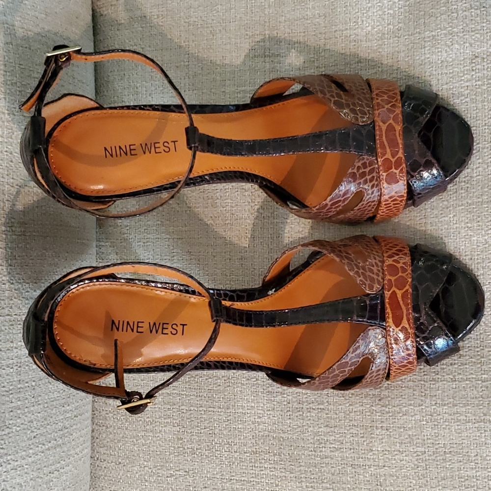 Woman's 4.5 Inch Brown Strapy Heels Size 8.5